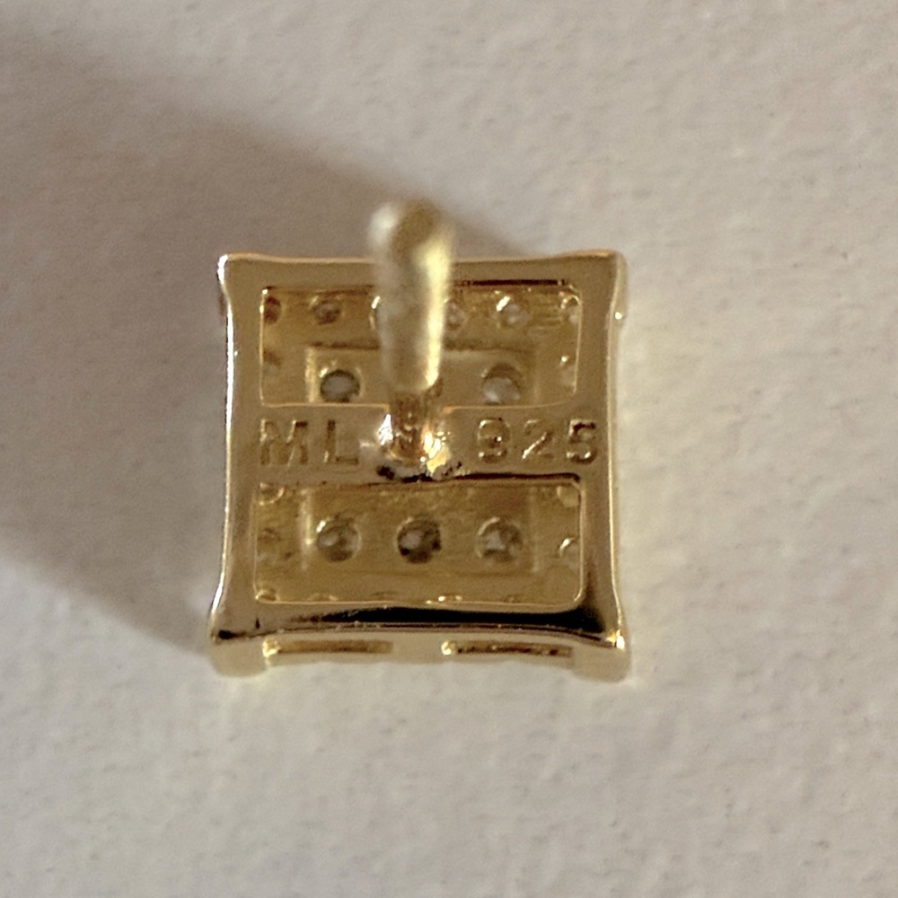 Gold Moissanite 925 silver Square Stud Earrings - Picture 3 of 6
